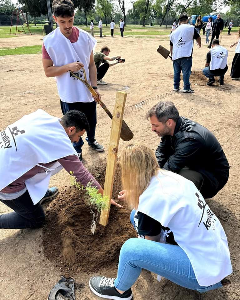 Forestación de Fundación Forestatón junto a Kenility en Parque Sarmiento, Córdoba